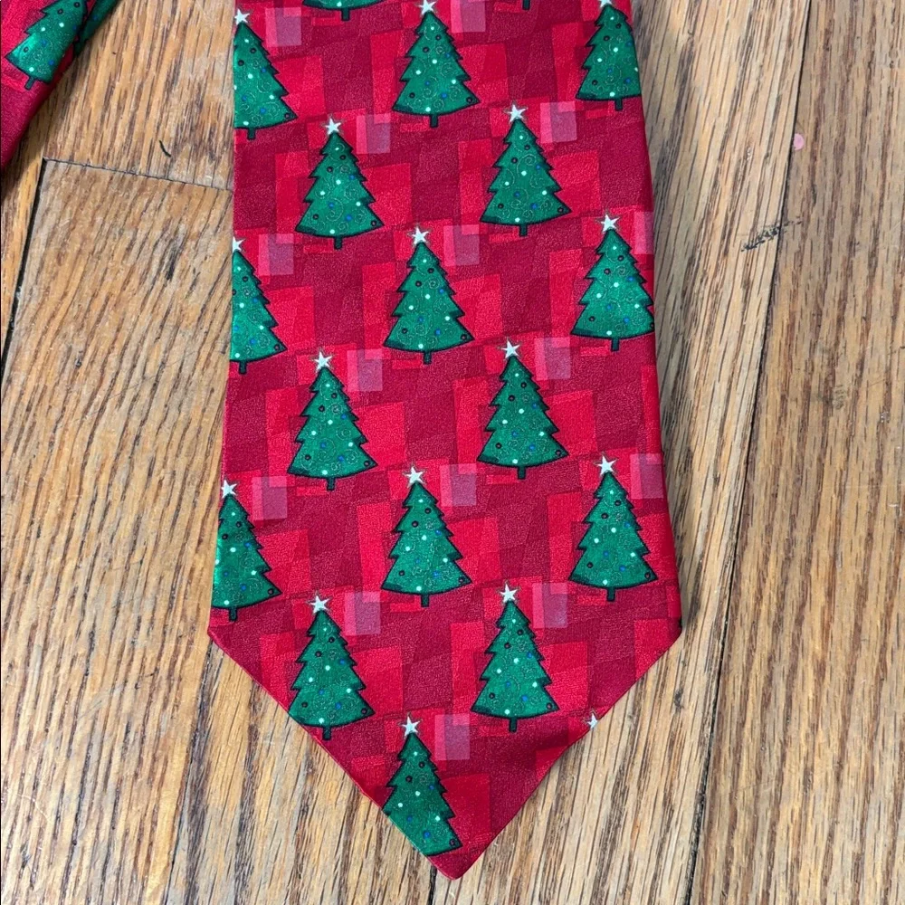 Holiday Traditions Hallmark 100% Silk‎ Christmas Tree Tie Men's Necktie